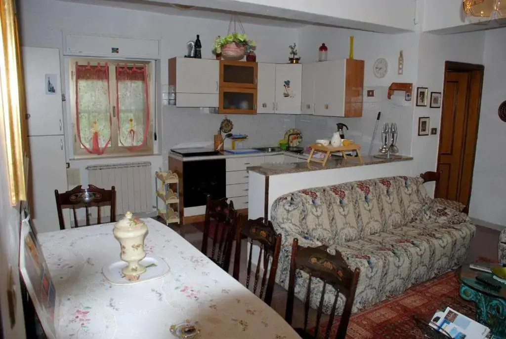 2 bedrooms appartement with furnished terrace and wifi at Castel di Ieri