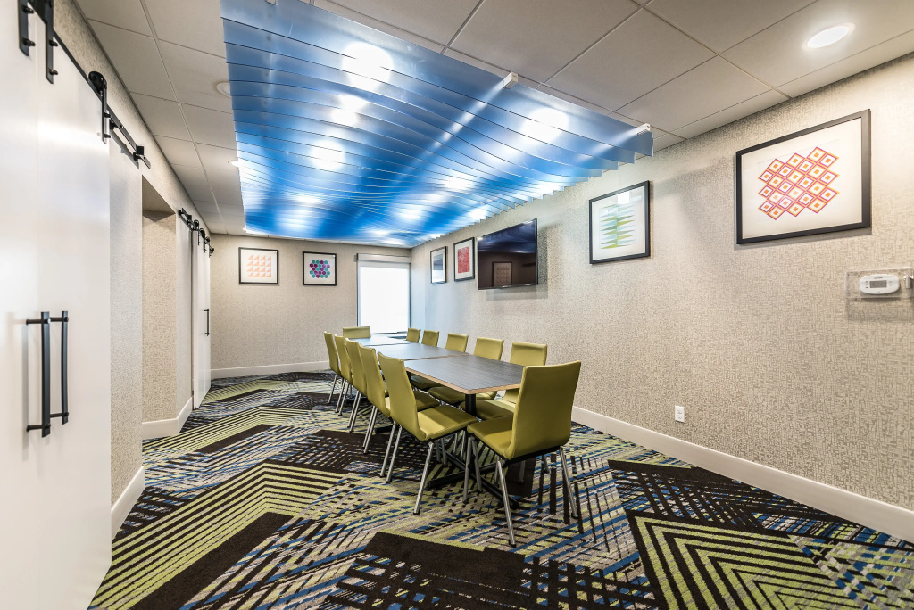 Holiday Inn Express Flint-Campus Area by IHG