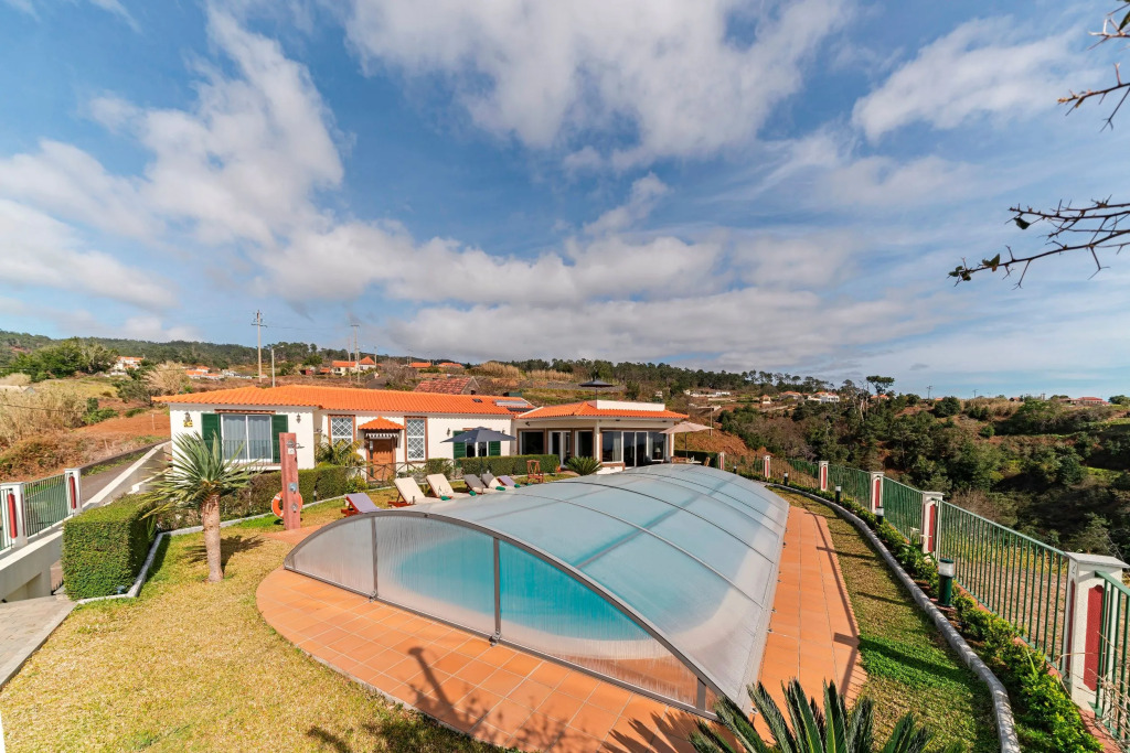 Secluded Tranquil Spacious Villa, Stunning Views, Heated Pool & A/C Theo'S