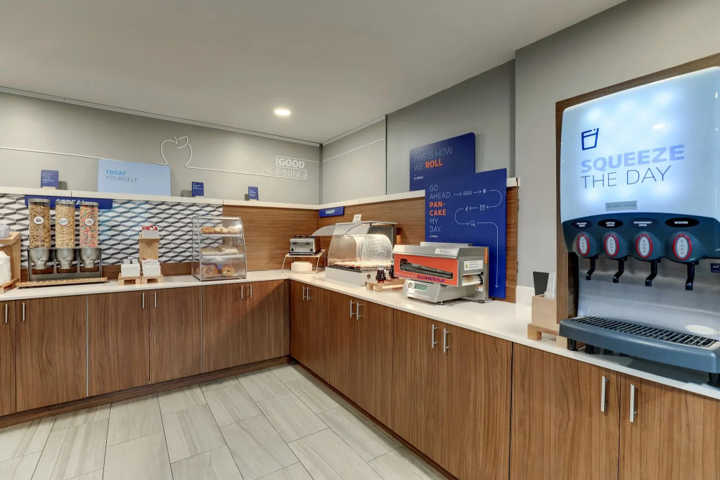 Holiday Inn Express & Suites Richmond by IHG