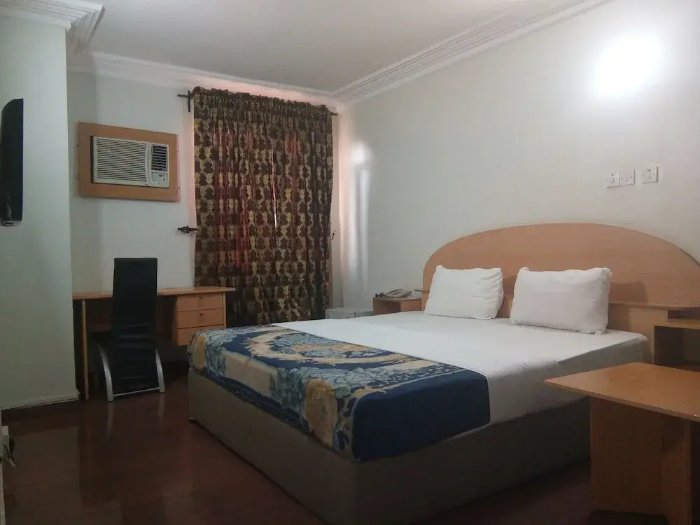 Serob Hotels