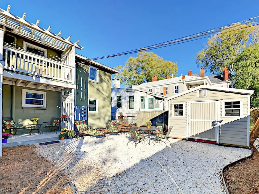 Charming Unit D - 2 Br Duplex