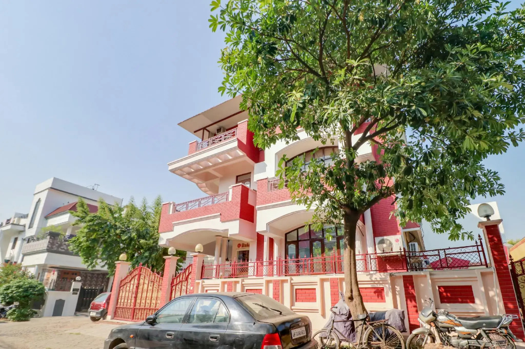 FabHotel Raka Inn