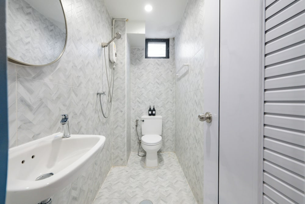 Arun Sa Wad House Sukhumvit 2 Guests
