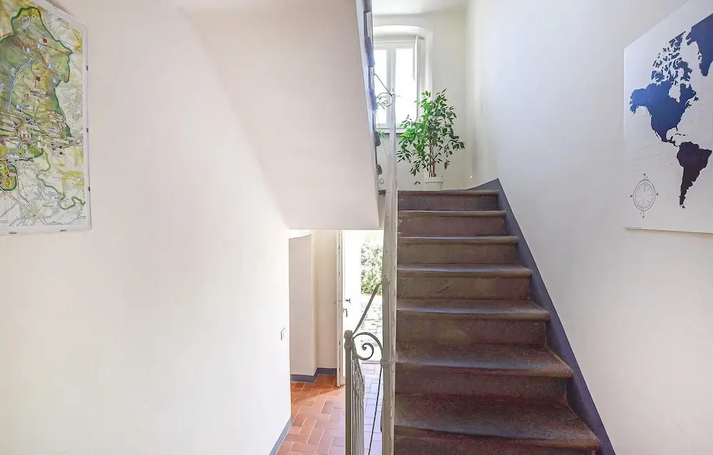 5 Bedroom Amazing Home In Fabbiano