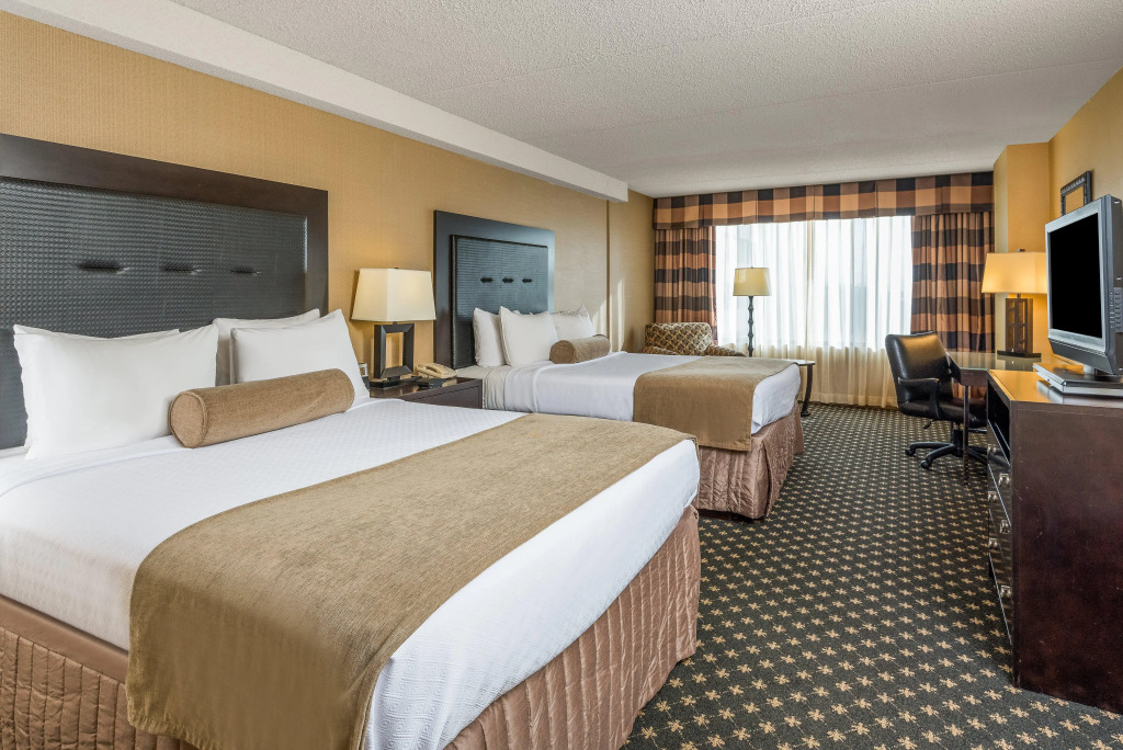 Crowne Plaza Indianapolis-Airport by IHG