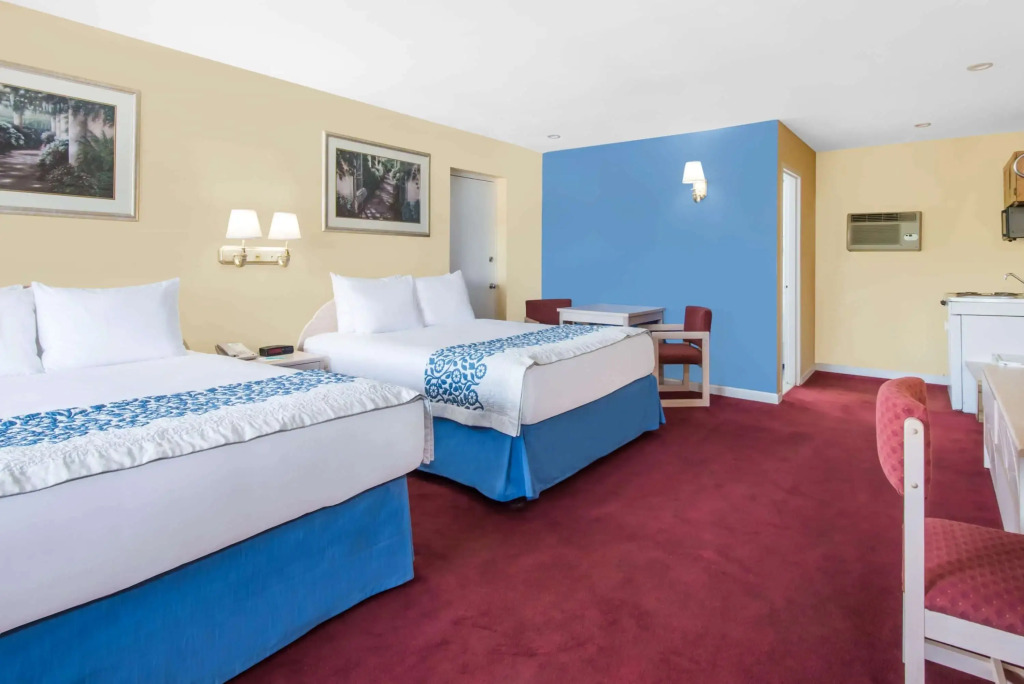 Days Inn Hicksville - Long Island
