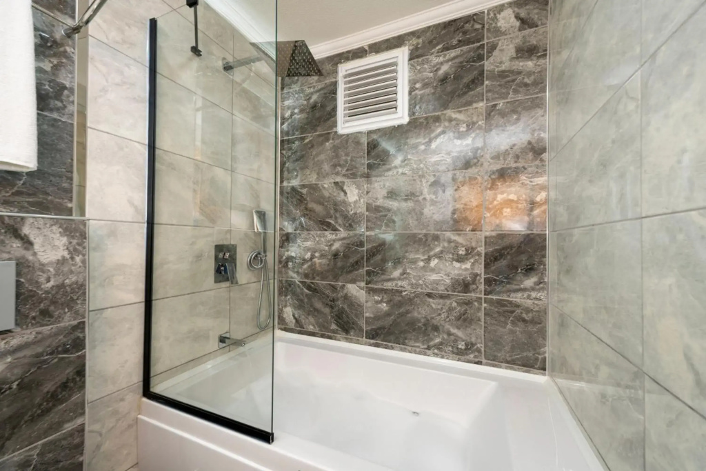 DIAMOND Luxury Hotel