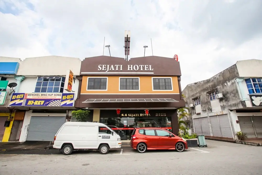 OYO 89518 Sejati Hotel