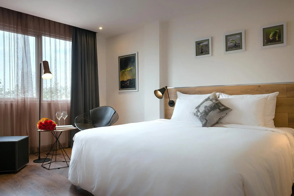 C Central Hotel- Đề Thám Bùi Viện Walking Street