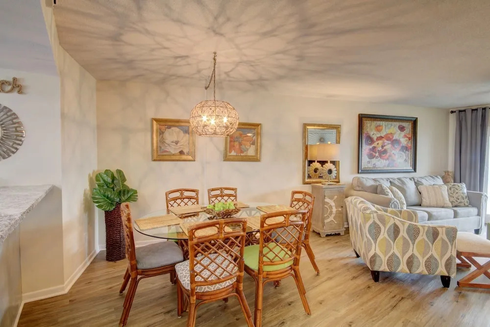 224 El Matador 1 Bedroom Condo by RedAwning
