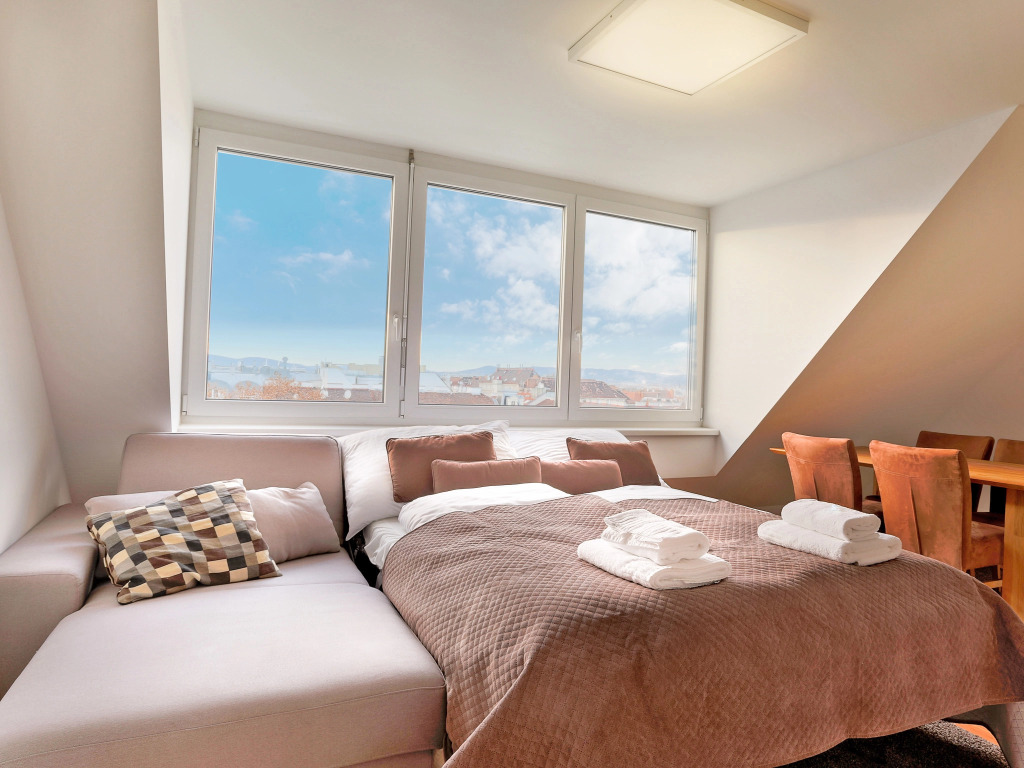 SKY9 Penthouse Apartment with city view