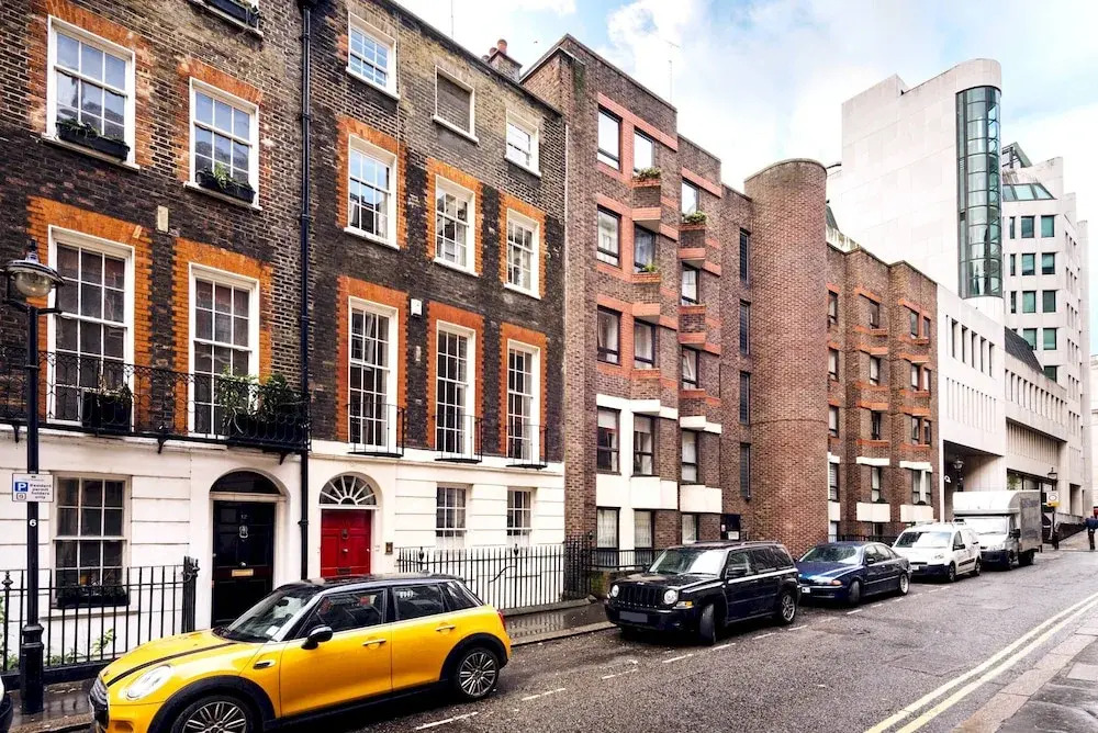 Bright Charing Cross Apartment