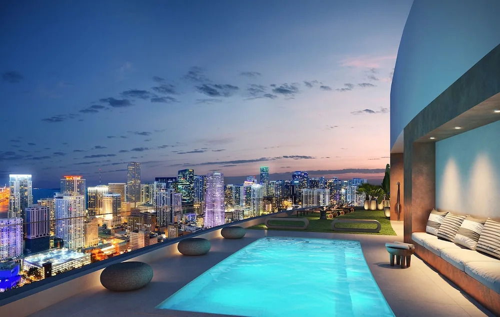 District 225 Condo by Ionica