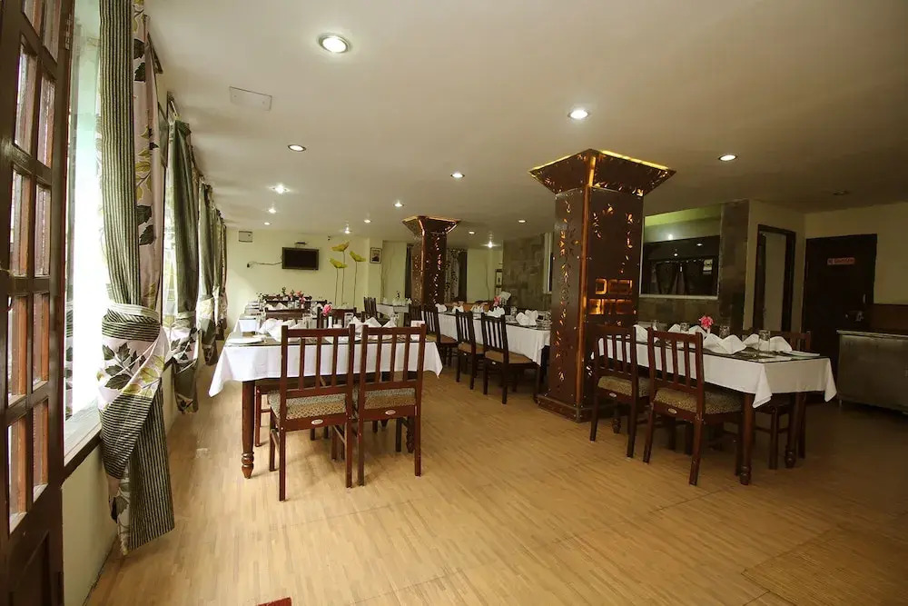 OYO 7431 Hotel Tushita