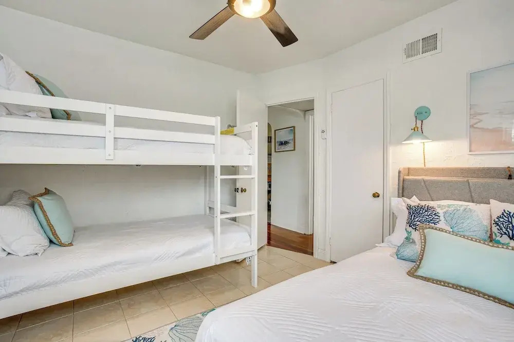 Wildwood Crest Retreat: Walk to Beach & Boardwalk!