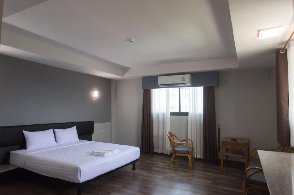 Iron Resort&Hotel