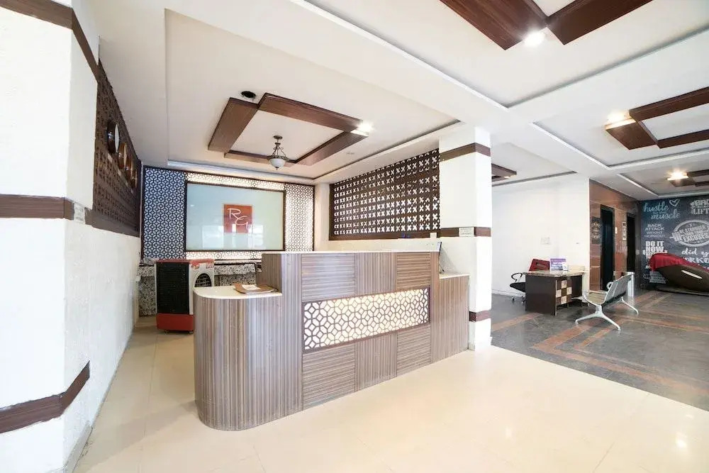 Capital O 45597 Hotel Riya Grand