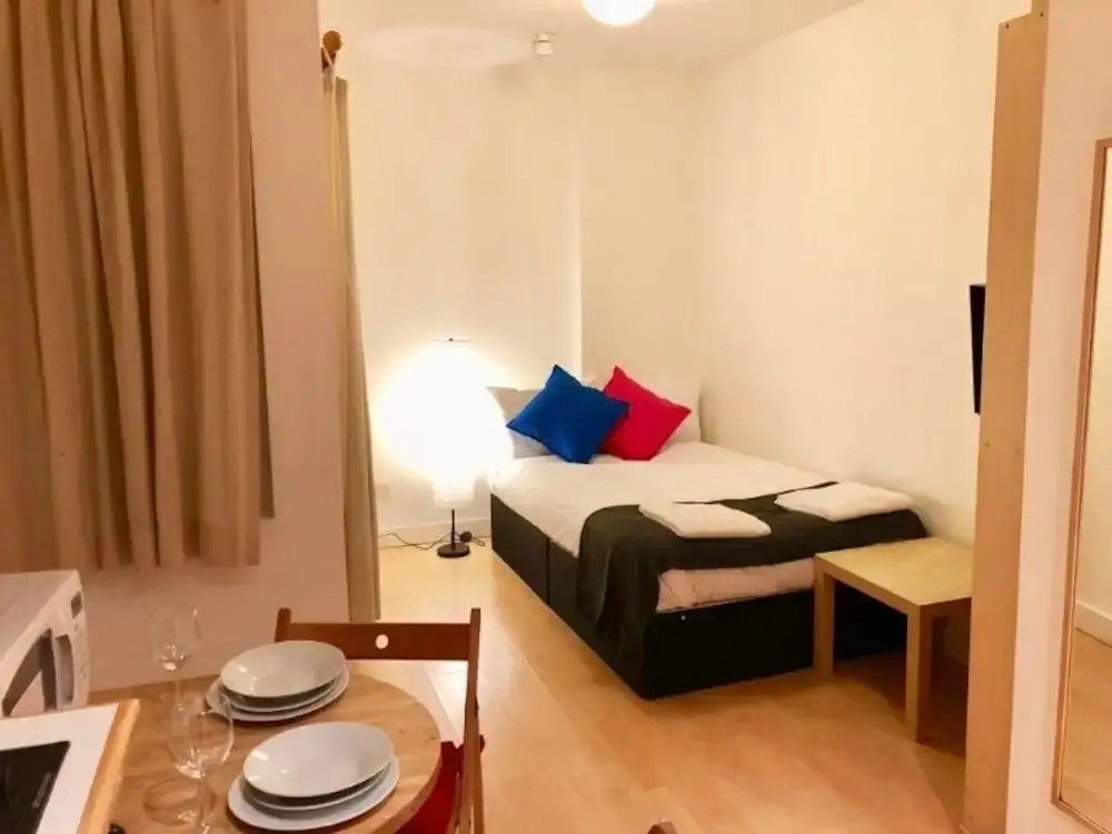 HFS Studio Next To Hydepark L11