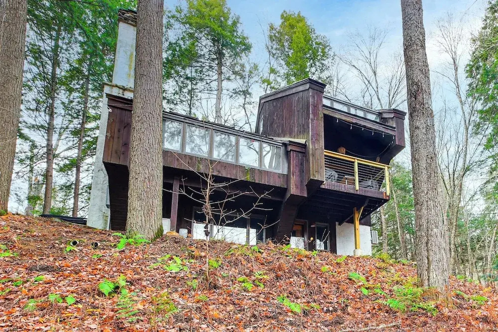 Vermont Mountain Retreat: The Antler House