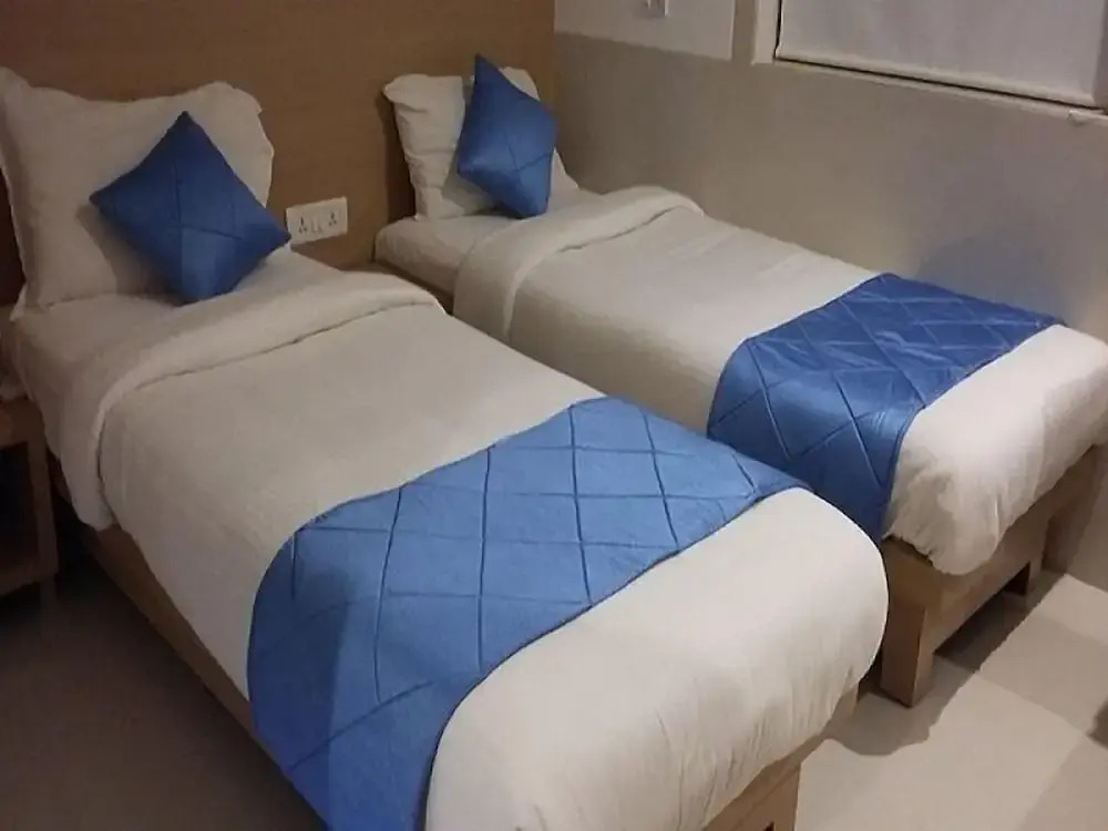 ZUZU Galaxy Annex Hotel
