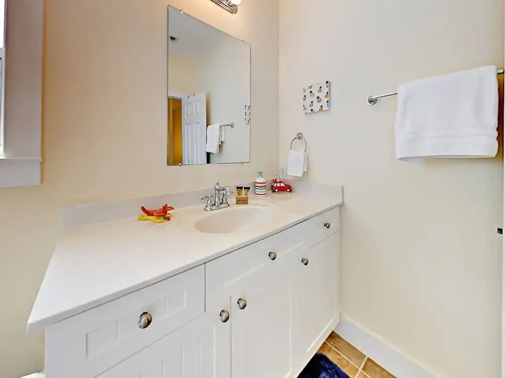 4br W/ Private Pool - Near Beach 4 Bedroom Home