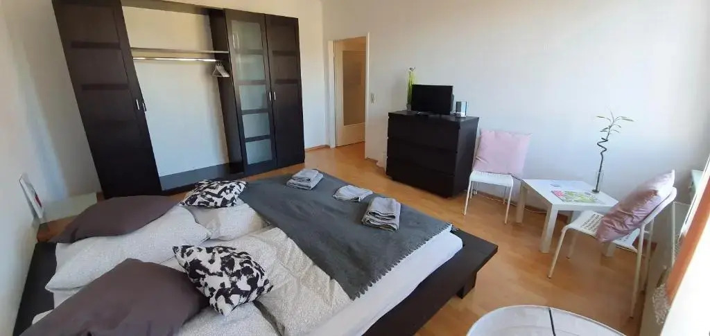 FC-Apartmenthaus Falkensee mit großem Garten und PKW Stellflächen
