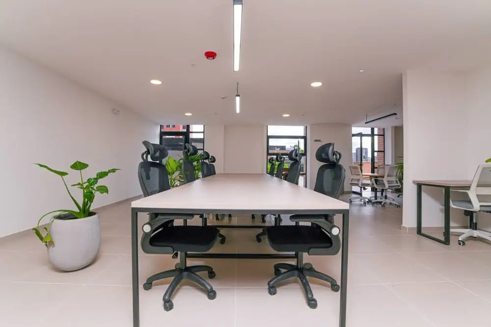 Metropolitan Living - 715b