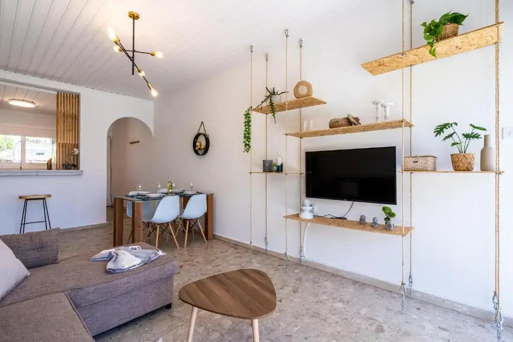 Keylana's 2-BR Apt in Pyla