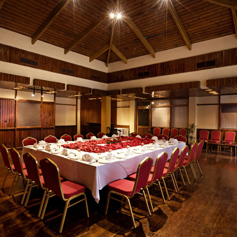 Shangri La Hotel