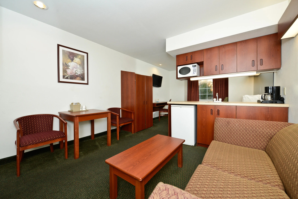 Americas Best Value Inn & Suites - Lake Charles / I - 210 Exit 5