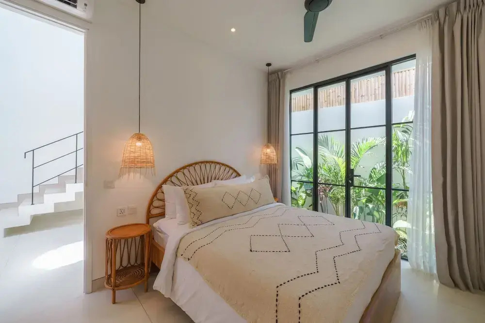 Puri Senang - Modern Pool Villa, 6 Mins to Berawa Beach & Finns