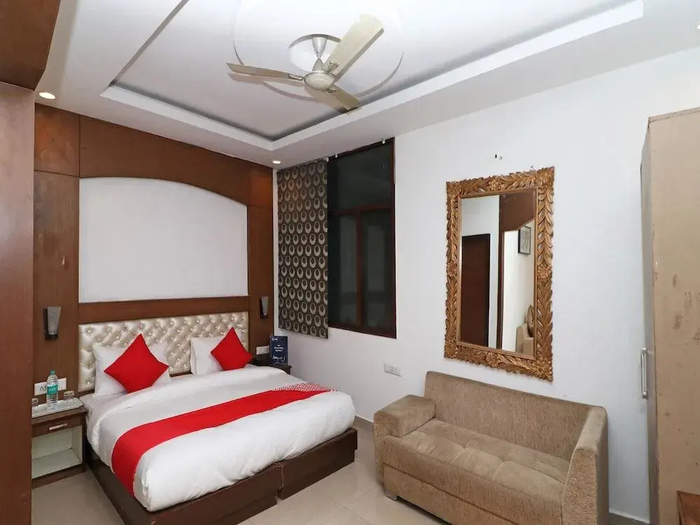 OYO 12780 New Hotel Rajwada
