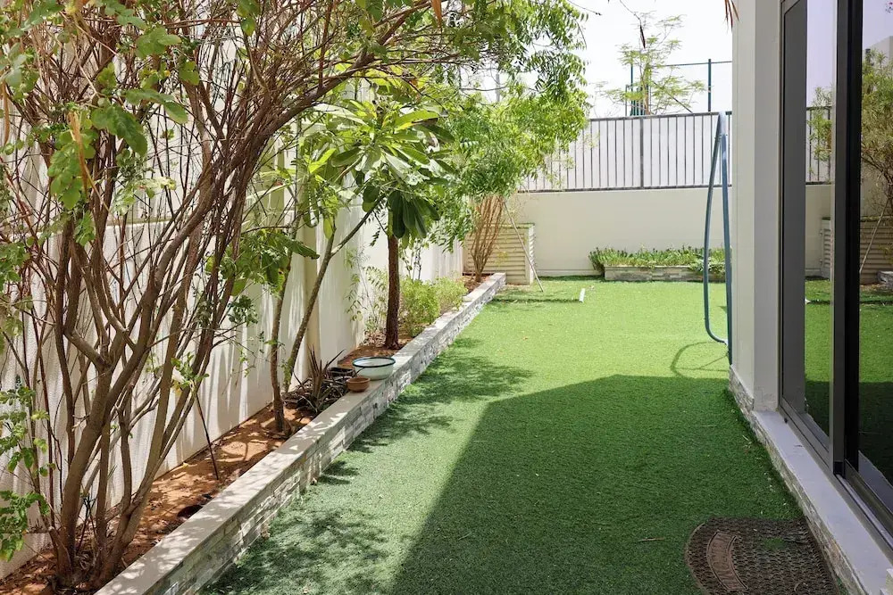 Luxury 4B and maid's with private garden