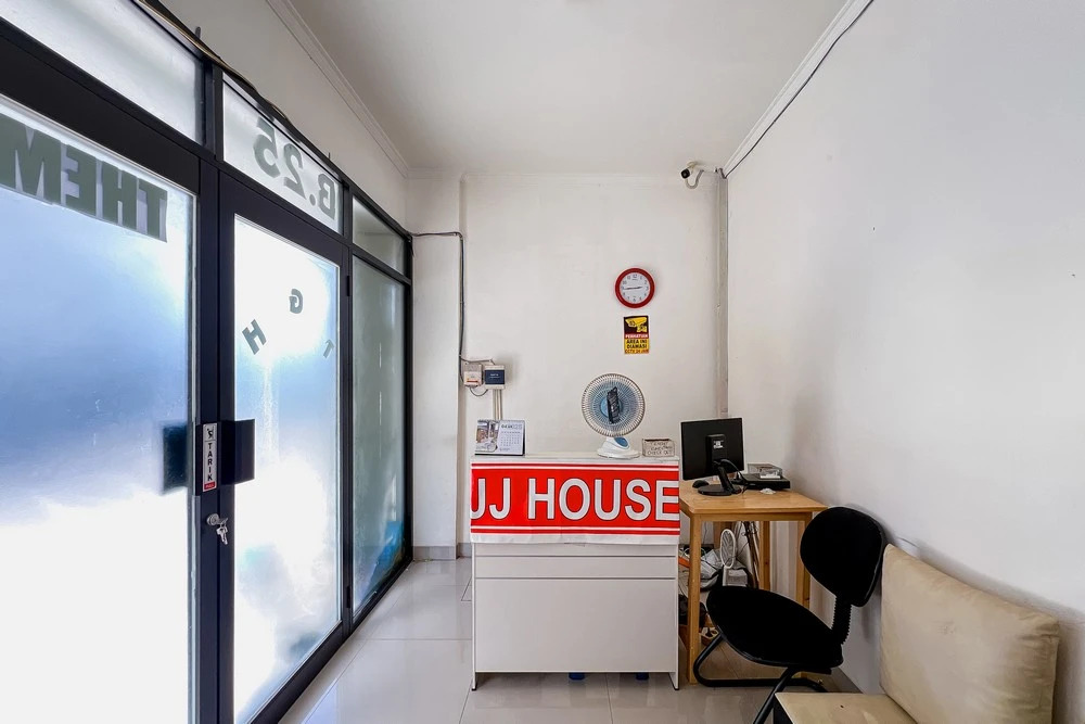JJ House Mitra RedDoorz