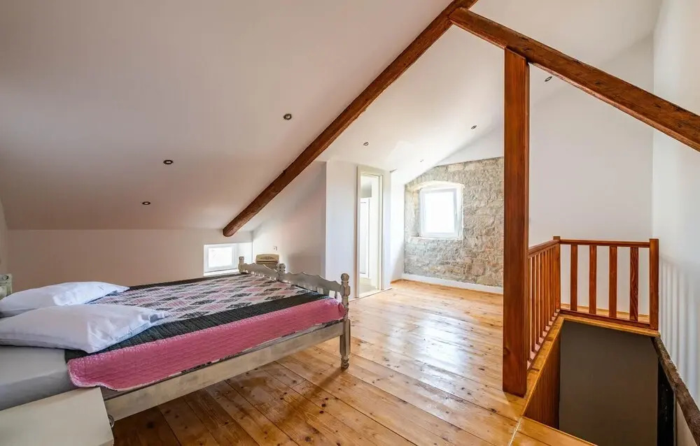 3 Bedroom Lovely Home In Peruski