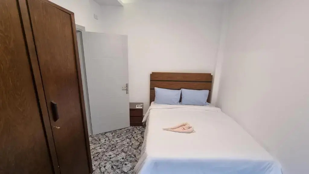 Alex Gate apartment - families only