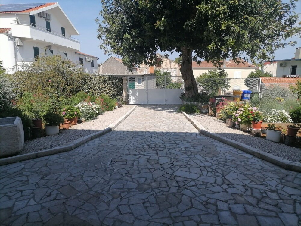 Apartment Ljube
