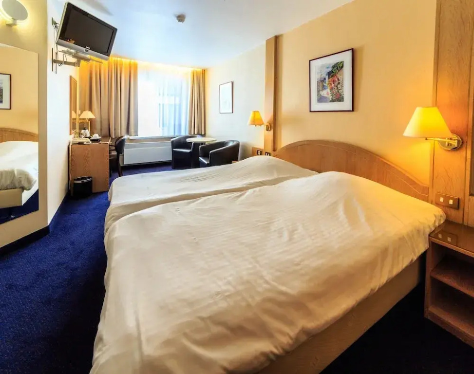 Hotel Pacific