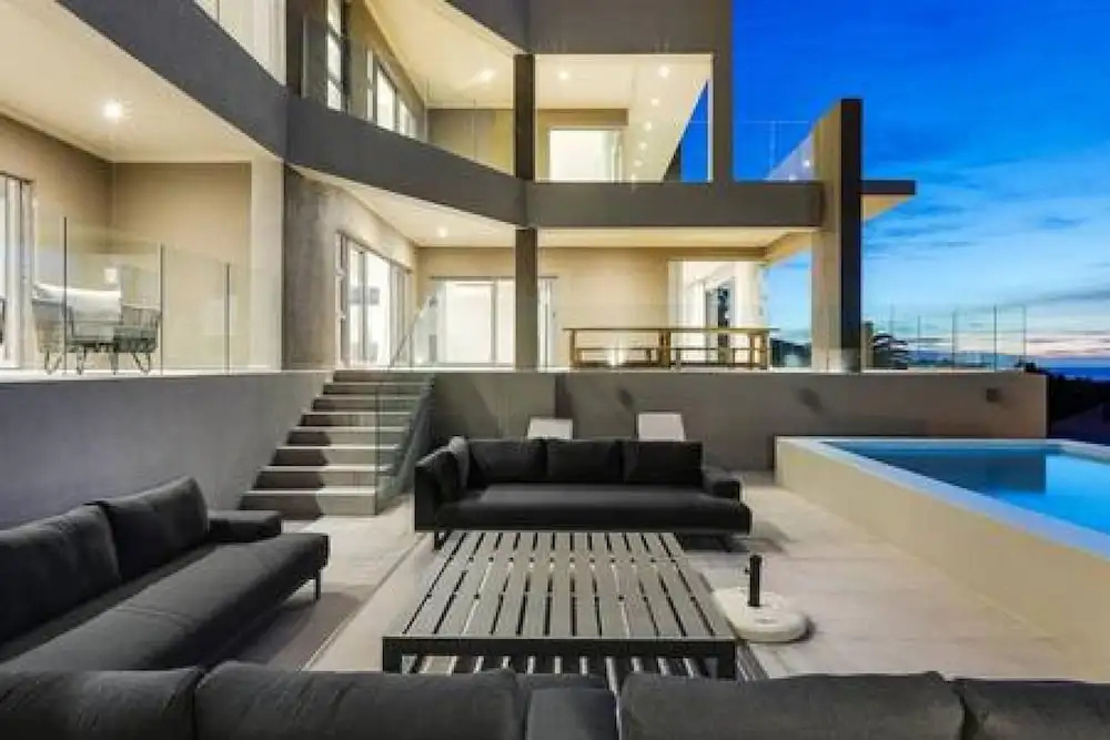 Large 9 Bedroom Villa in Camps Bay w Pool Apostles Views