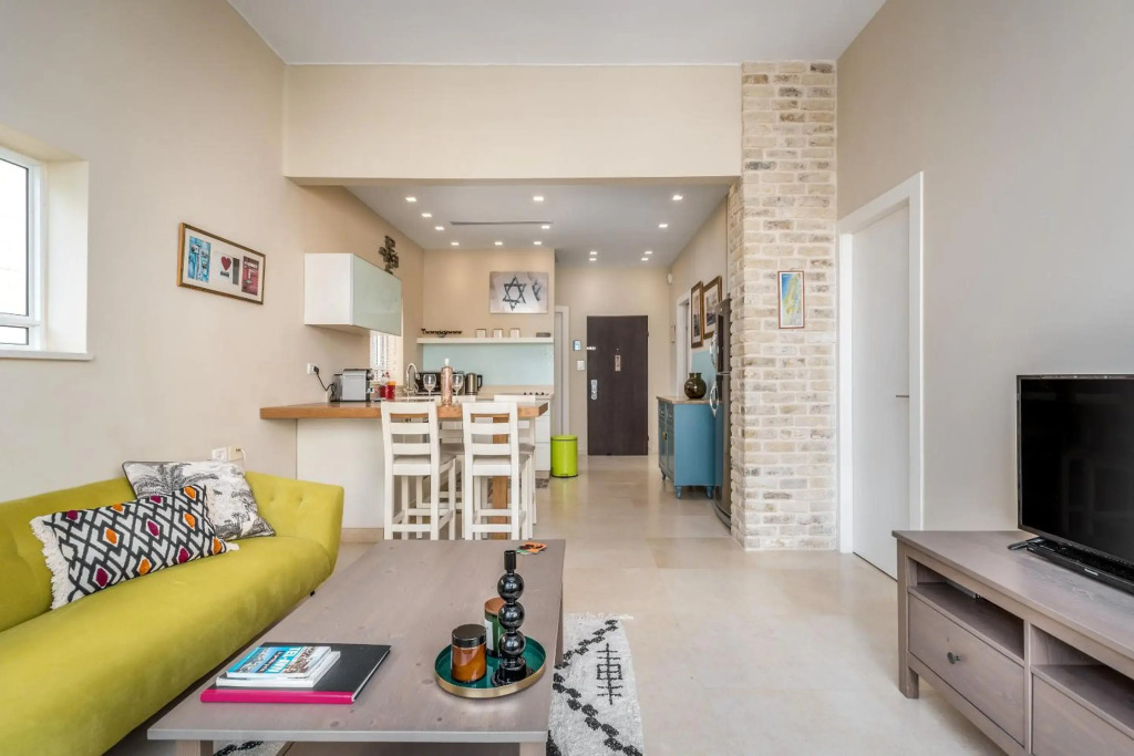 Ben-Gurion BLVD 2BDR close to the beach