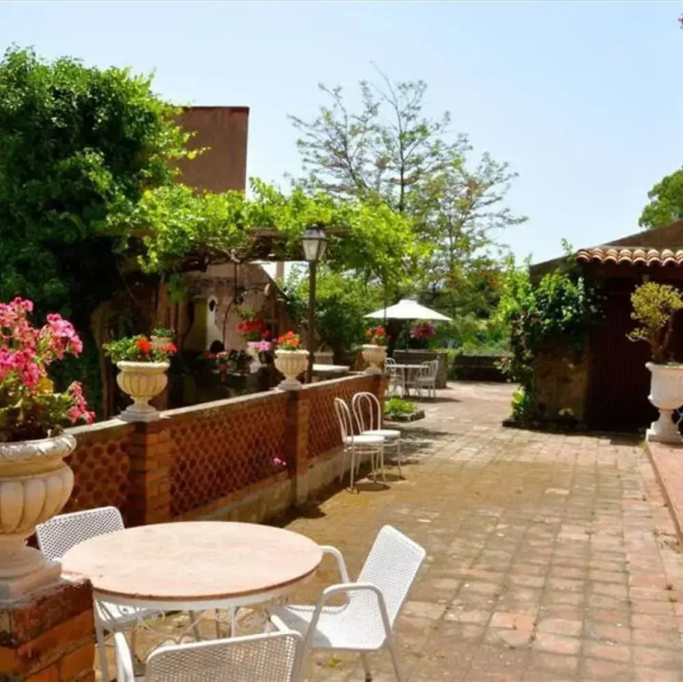 Villa Bonaccorso - La Dimora Immersa Nella Natura ai Piedi Dell Etna