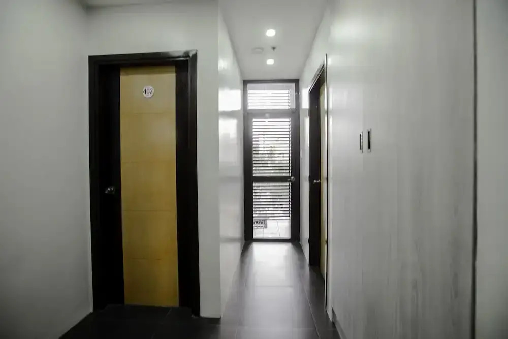 OYO 726 Sanchez Hotel