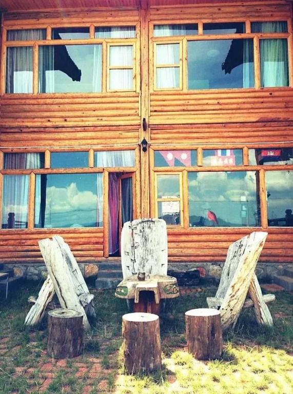 The First Moment Inn