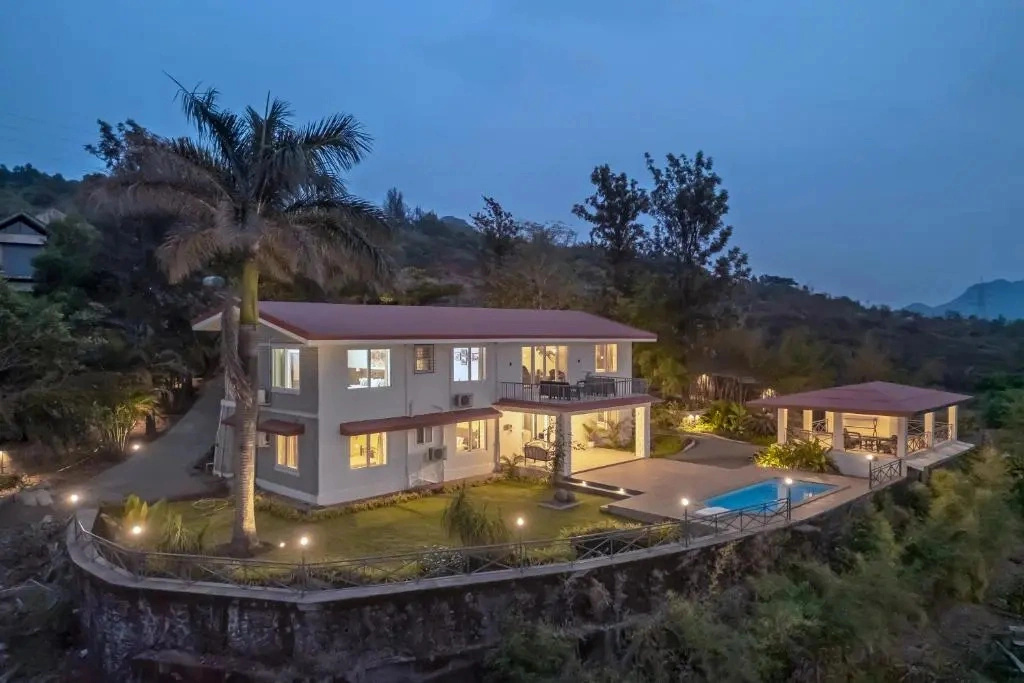 SaffronStays Blue Infinitum Lakeview, Pawna