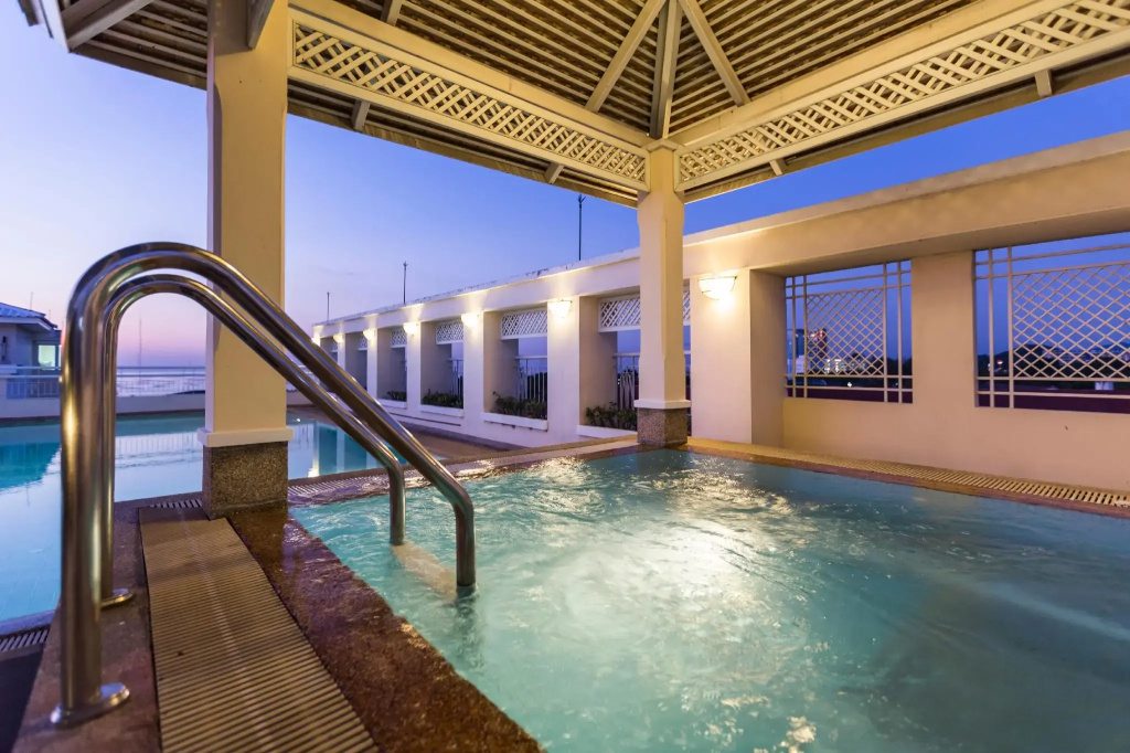 Classic Kameo Hotel and Serviced Apartments, Sriracha