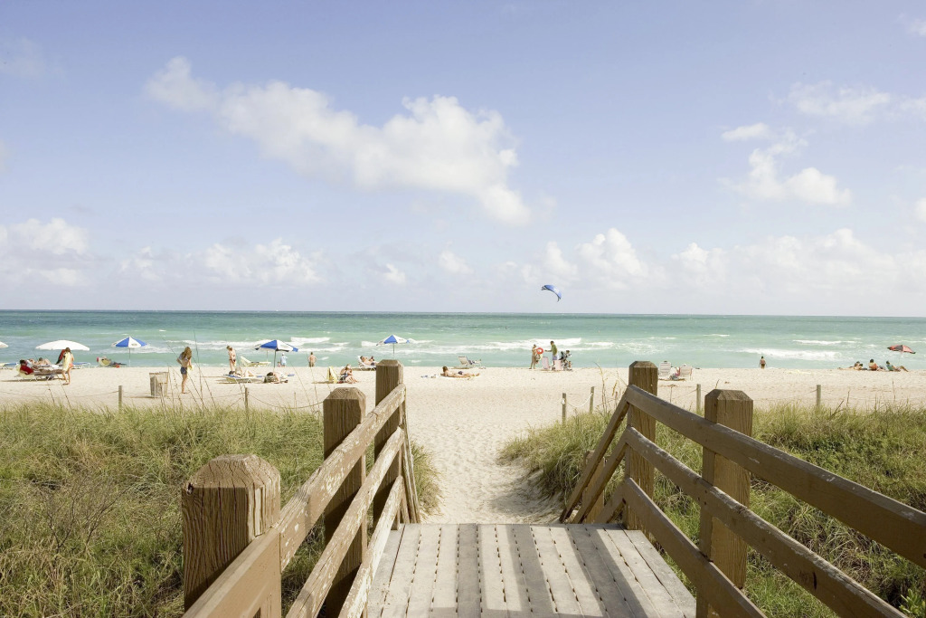 Отель Circa 39 Miami Beach by IHG