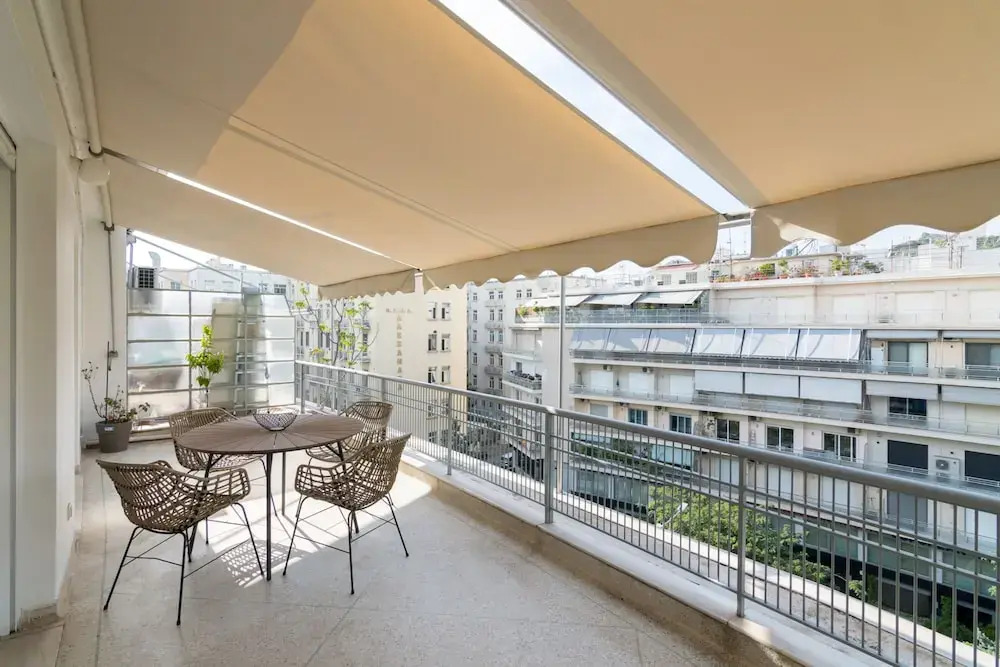 Phaedrus Living: City Center Flat Michalakopoulou