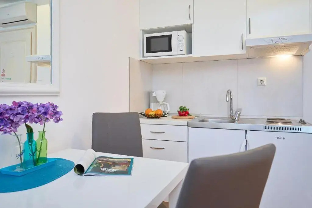 Festa Apartments & Rooms