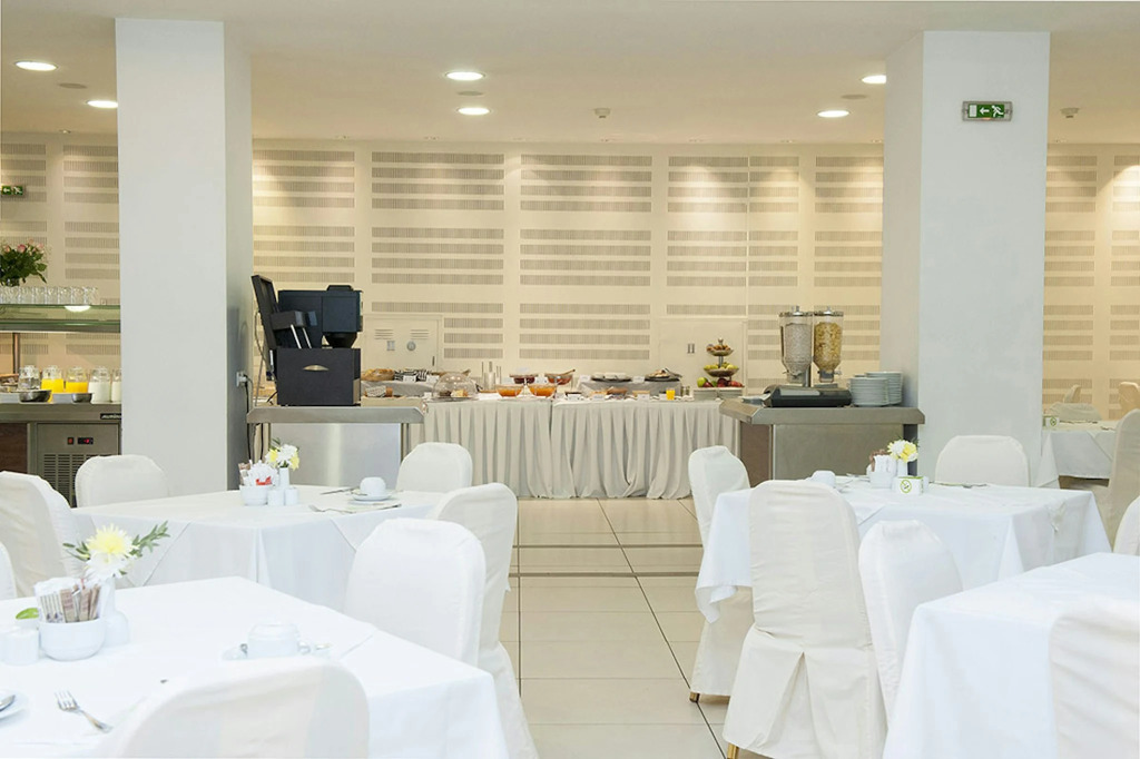 Athinais Hotel